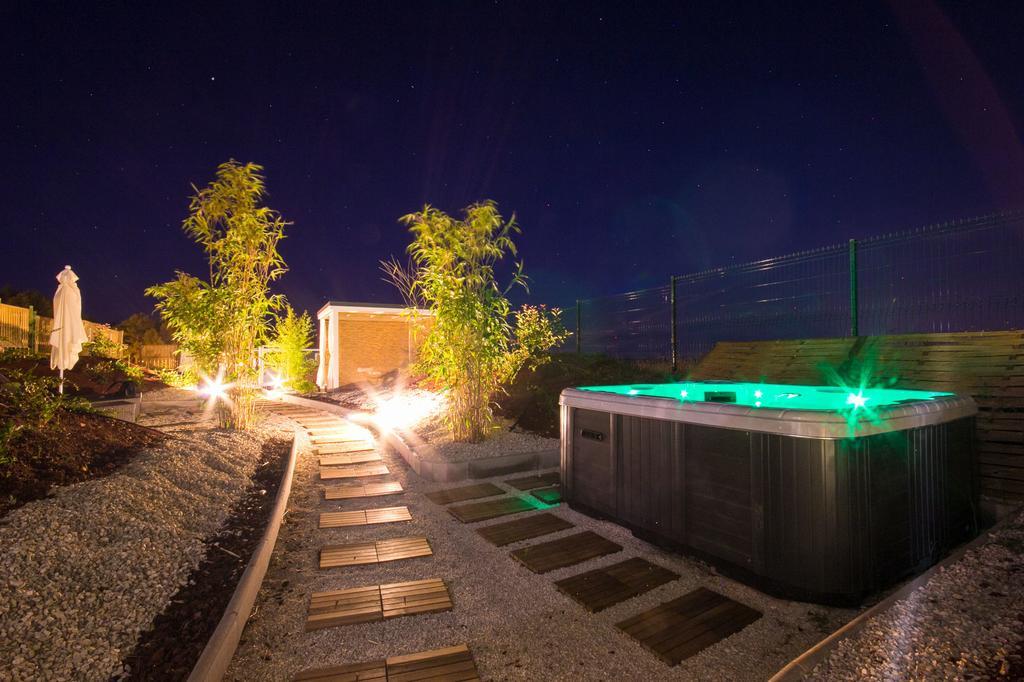 Camping Adria Mobile Homes In Camping Kastanija Novigrad Istria Dış mekan fotoğraf