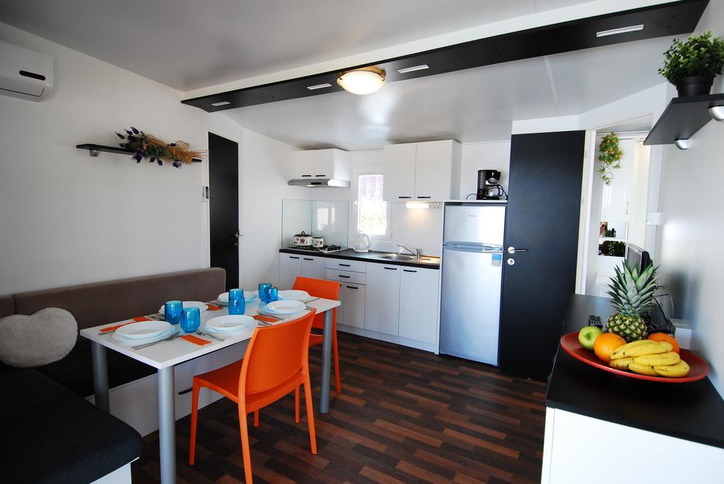 Camping Adria Mobile Homes In Camping Kastanija Novigrad Istria Dış mekan fotoğraf