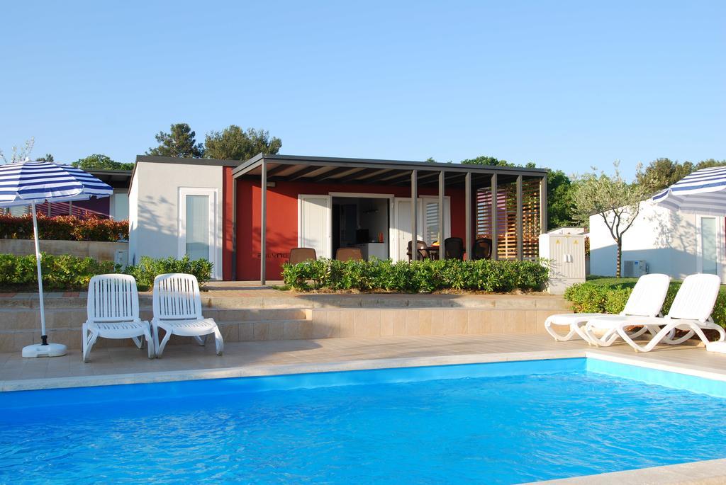 Camping Adria Mobile Homes In Camping Kastanija Novigrad Istria Dış mekan fotoğraf