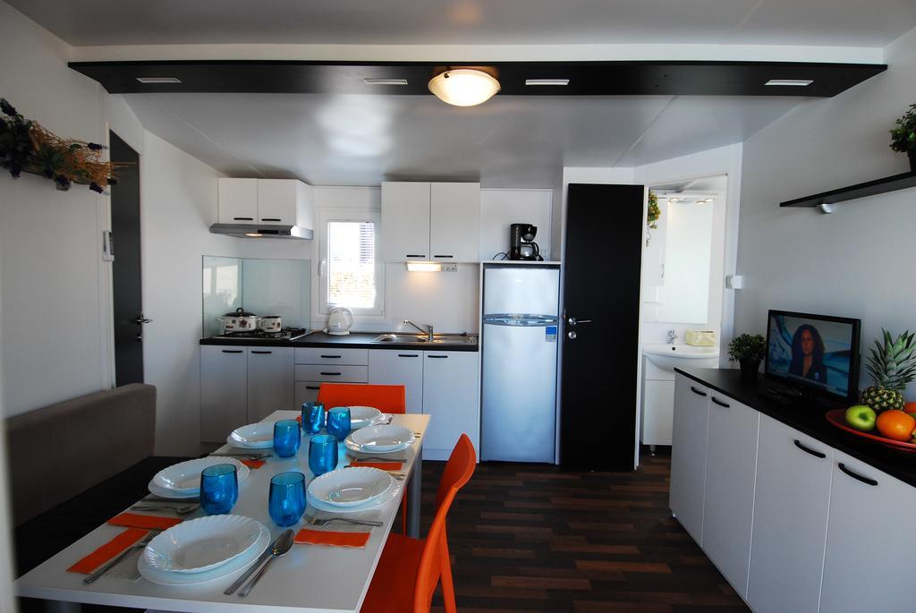 Camping Adria Mobile Homes In Camping Kastanija Novigrad Istria Dış mekan fotoğraf