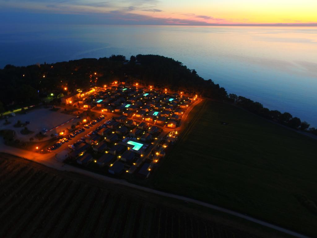 Camping Adria Mobile Homes In Camping Kastanija Novigrad Istria Dış mekan fotoğraf