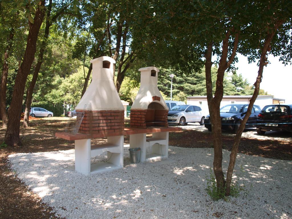 Camping Adria Mobile Homes In Camping Kastanija Novigrad Istria Dış mekan fotoğraf